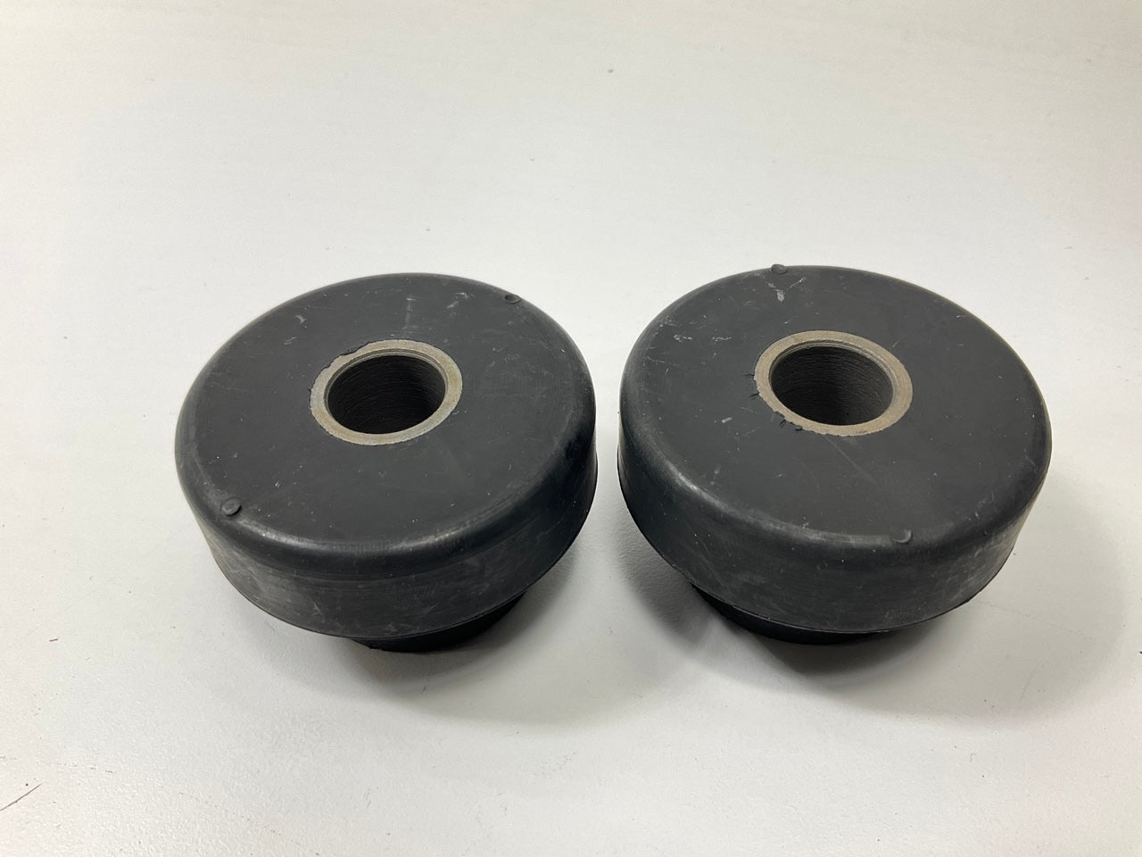 (2) Automann M203075 Radiator Mount Bushing For Peterbilt 07-05861