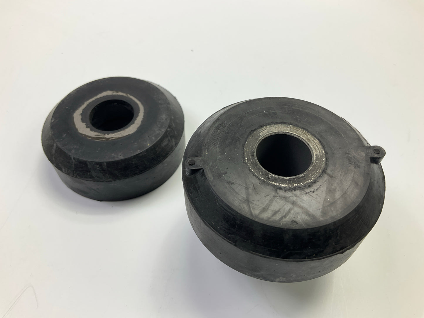 Automann M20310 Motor Mount Bushing For Peterbilt 379 W/ CAT & 320 W/ Cummins