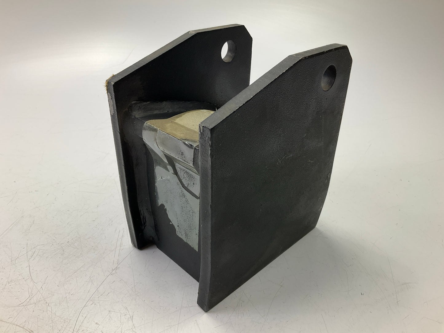 Automann M21198 Rear Hanger Replaces Fruehauf UCF-5858-002