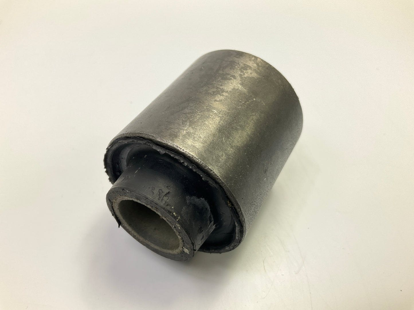 Automann M559170 Hood Mount Bushing Replaces International # 1668950C1 557164C1