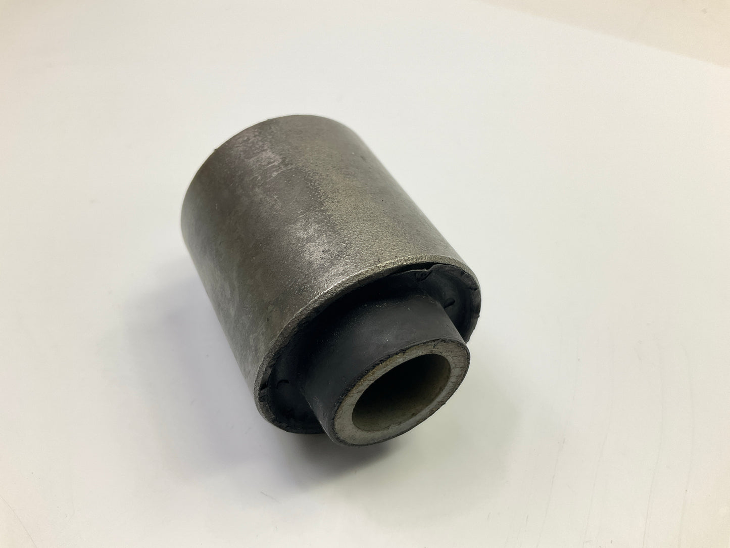 Automann M559170 Hood Mount Bushing Replaces International # 1668950C1 557164C1