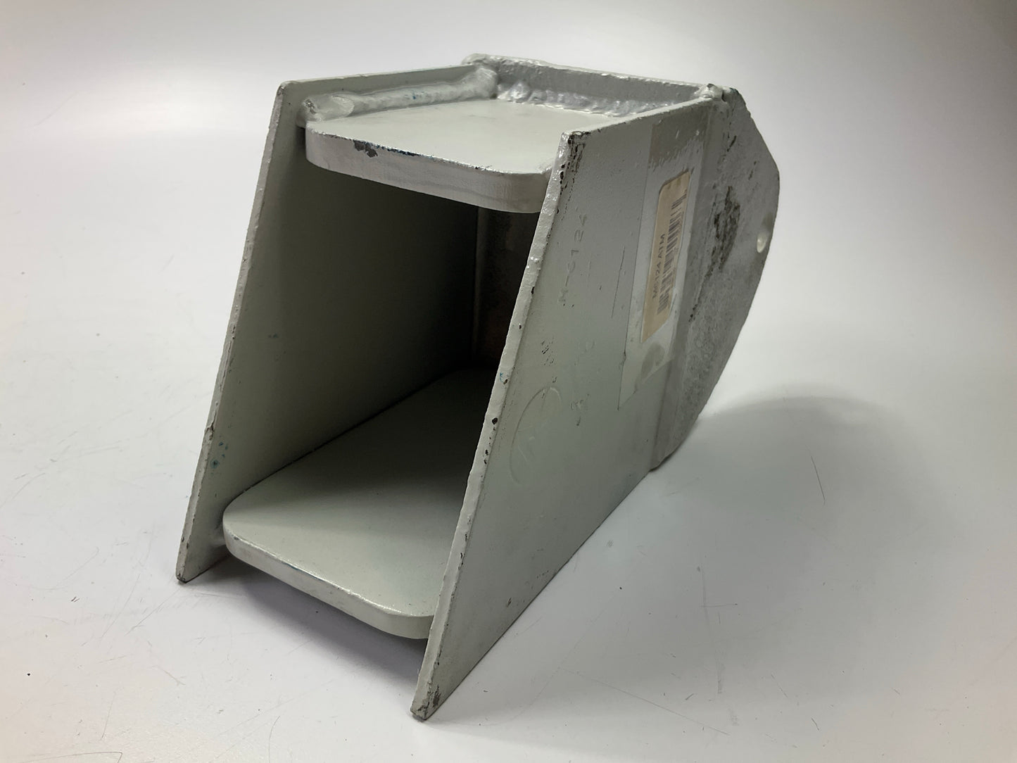 Automann M6124 Rear Under Mount Hanger Replaces Fruehauf UCF-2470-001