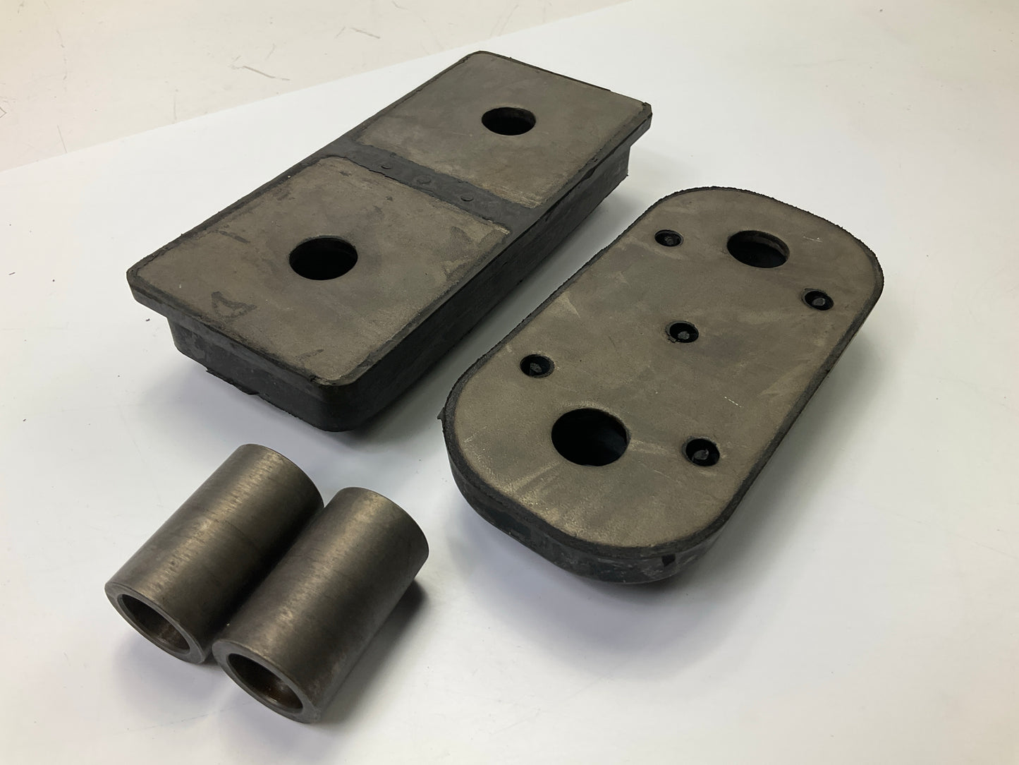 Automann M75655 Engine Motor Mount Bushing Replaces Peterbilt 525005001