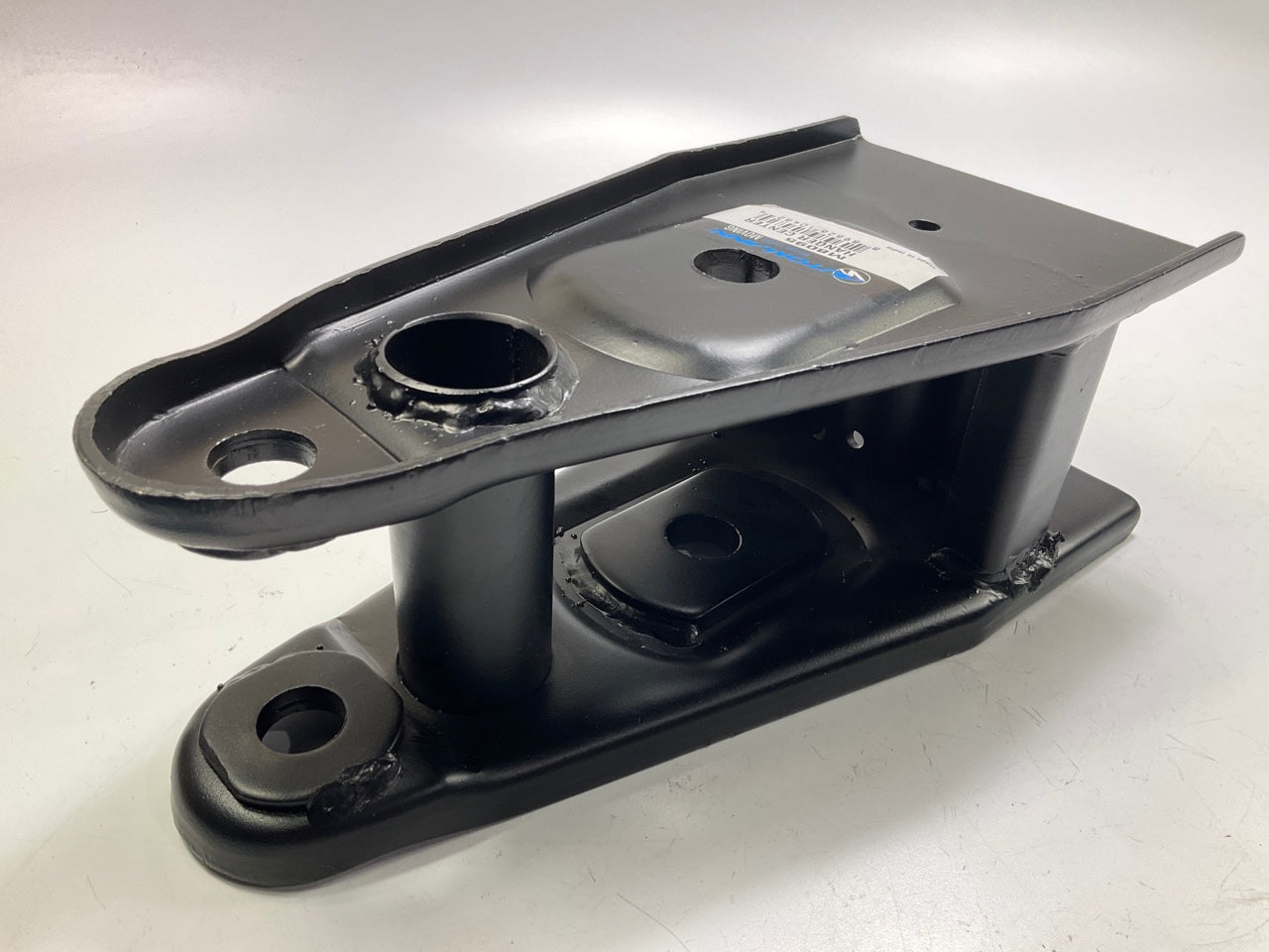 Automann M8095 Center Straddle Mount Hanger Replaces Hutchens 16169-01