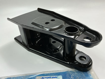 Automann M8290 Hutch Center Leaf Spring Hanger - Replaces E2911, R302911