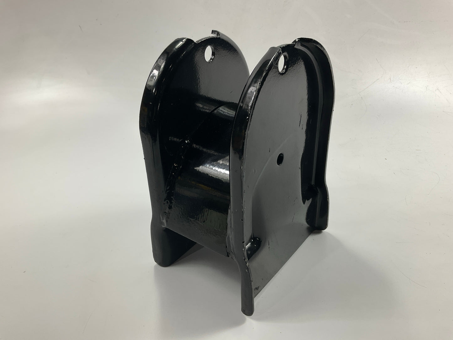 AUTOMANN M8292 Hutch Leaf Spring Hanger 5/8'' Rebound Bolt Holes, Straddle Mount