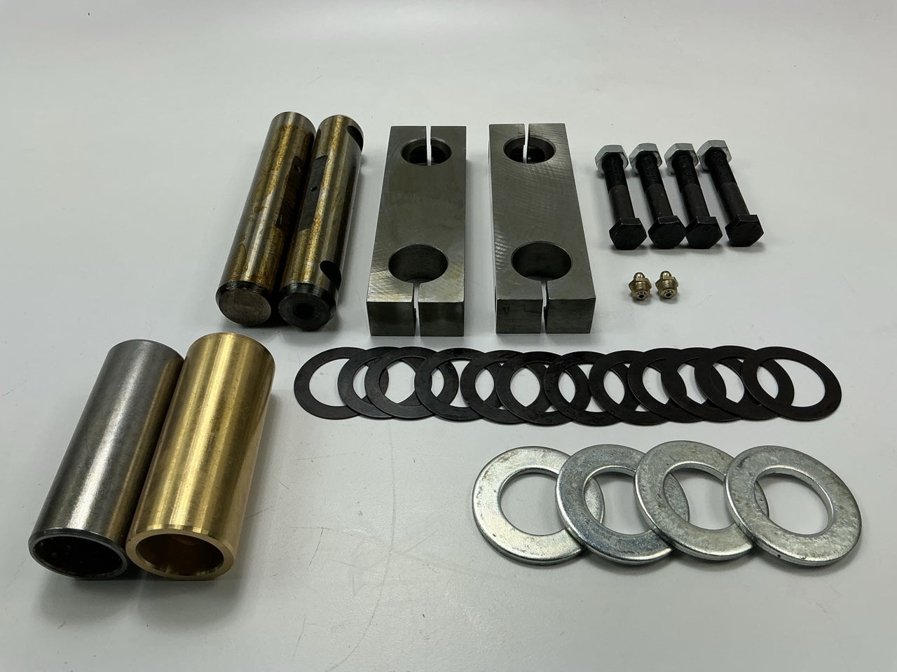 Automann MFL1836K Shackle Kit For Freightliner - Replaces E-15598, 330345