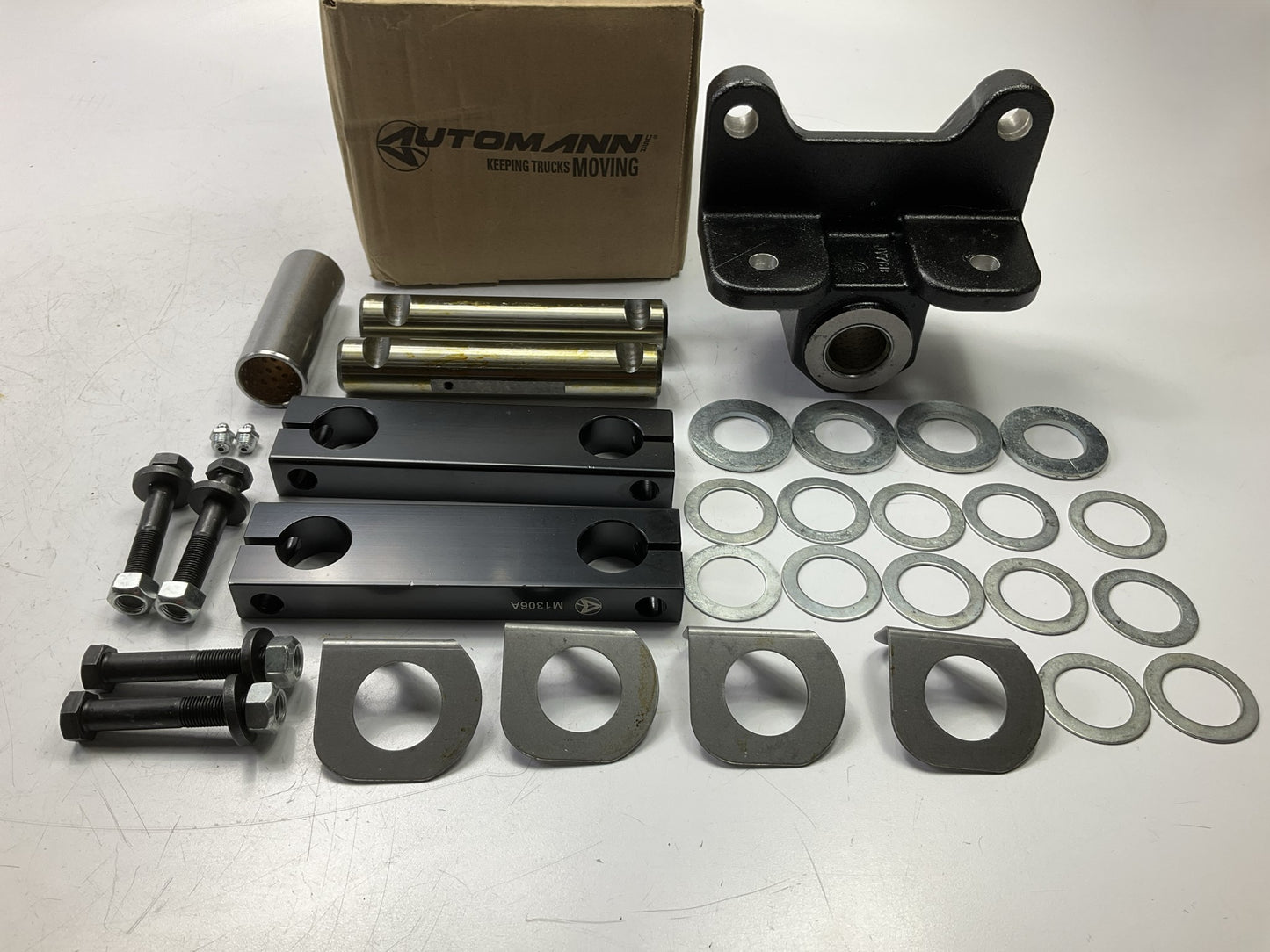 Automann MFL1926K Shackle And Hanger Kit For Freightliner A16-13798-000