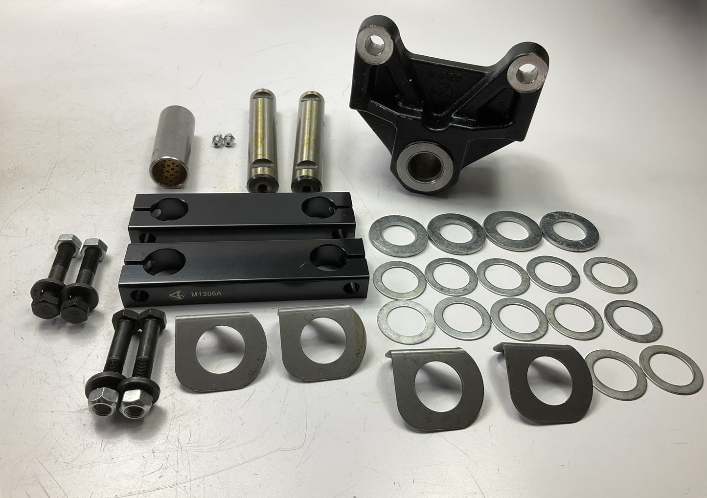 Automann MFL1926K Shackle And Hanger Kit For Freightliner A16-13798-000