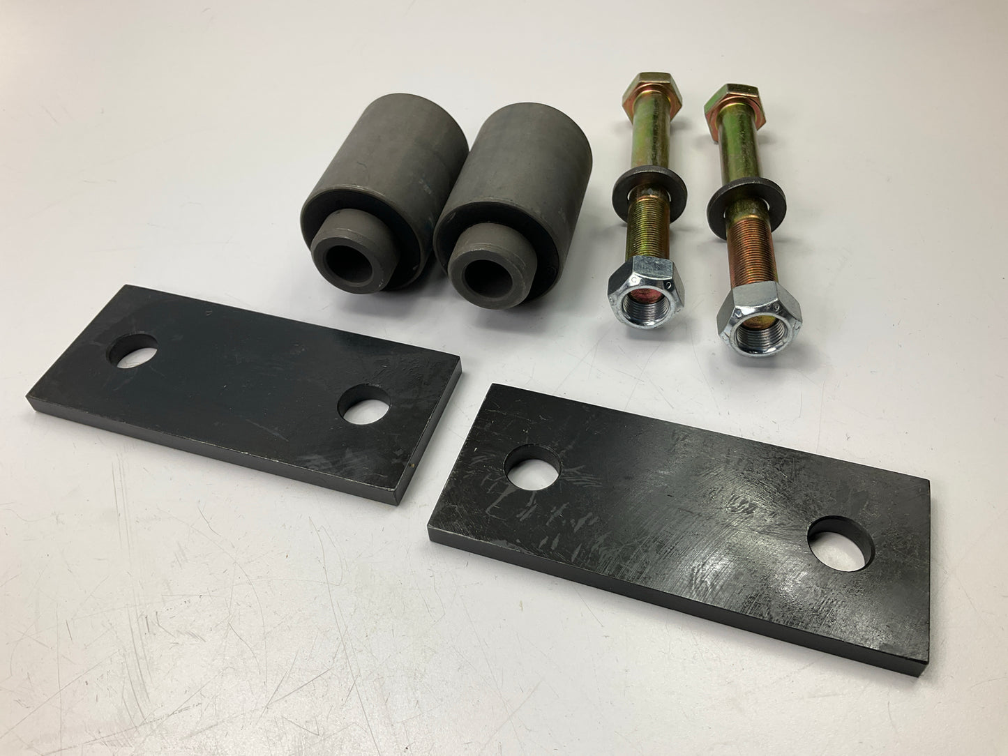 Automann MFL4888 Front Leaf Spring Shackle Kit For Freightliner Replaces 330-218
