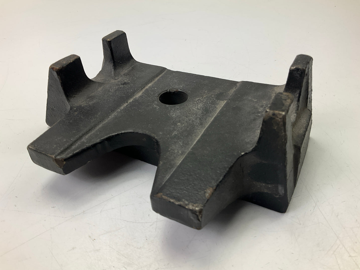Automann MFL49 Left Axle Seat, Replaces # 1614059002, A6813253719