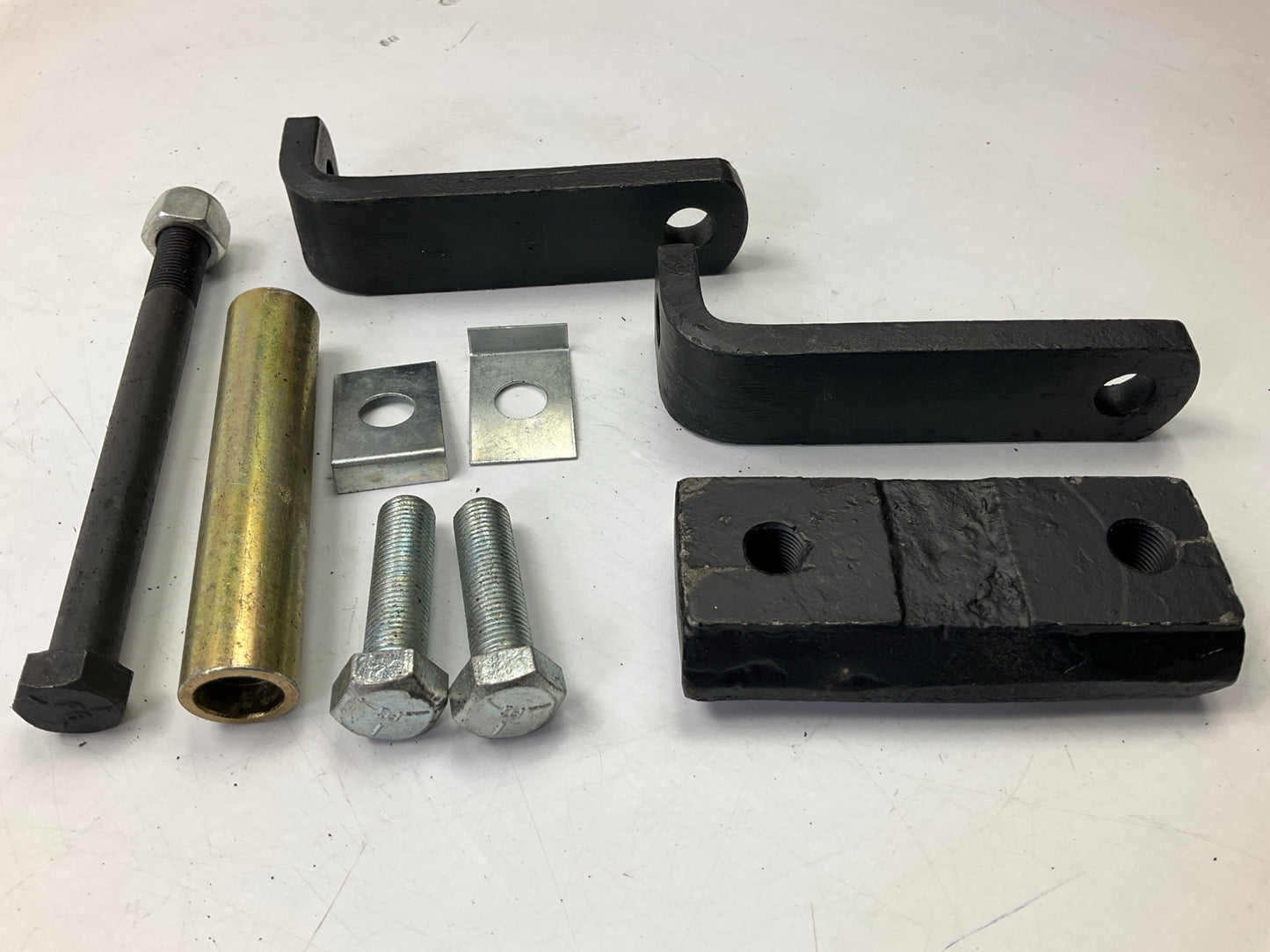 Automann MFL90 Side Restraint Bracket For Freightliner 334-488, 38A, 44A