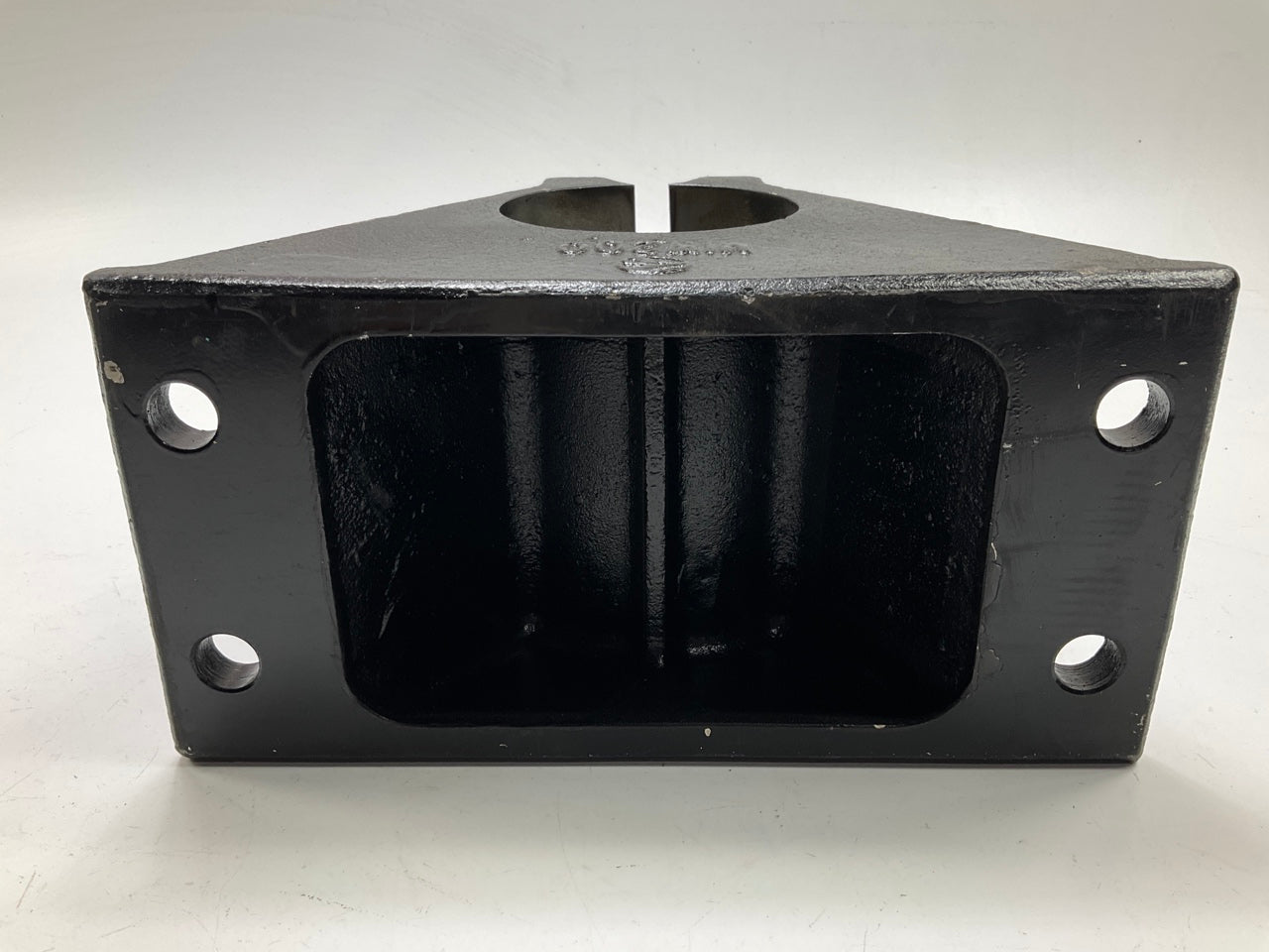 Automann MIW200 Trunnion Hanger, 4-1/2'' High - Hutch H440/900 Trailer