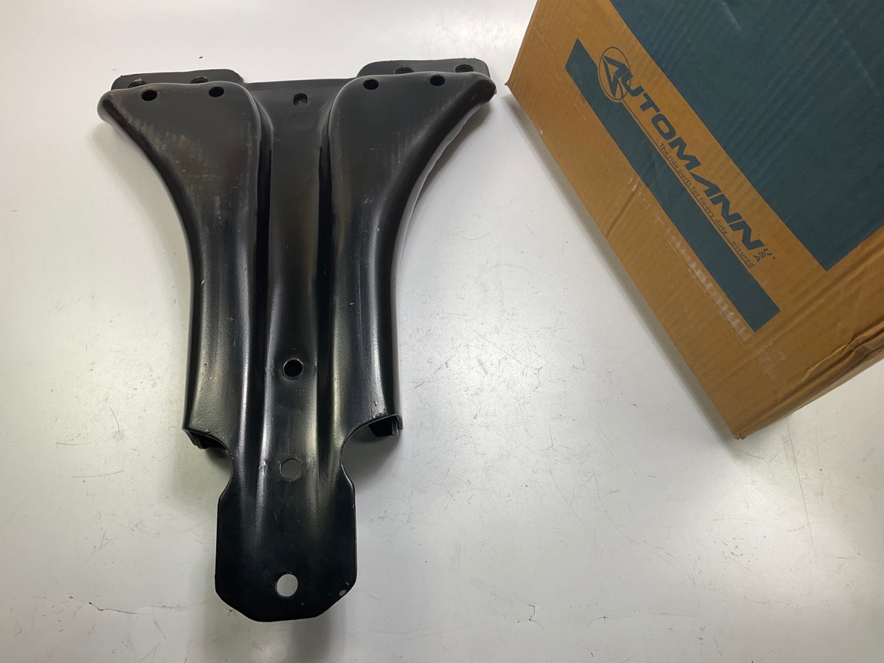 Automann MK16913 Drive Axle Center Hanger For Kenworth Airglide 100 ( K272145)