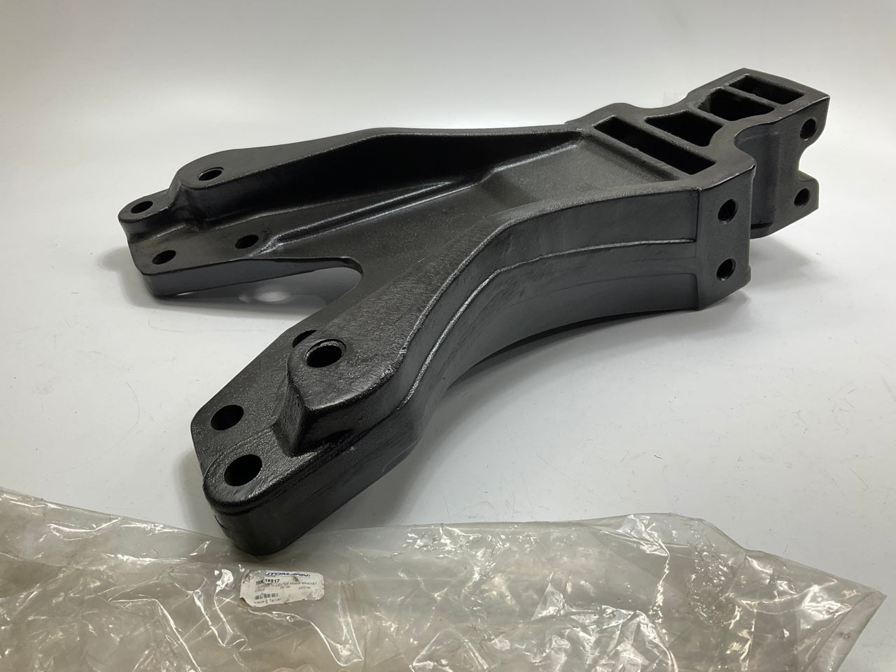 Automann MK16917 Aluminum Center Frame Bracket For Kenworth Airglide 100