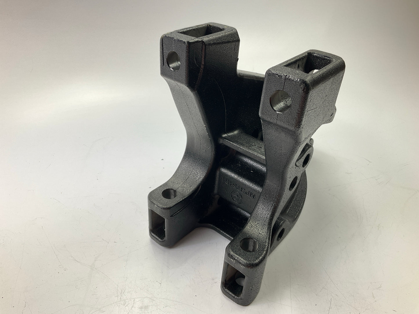 Automann MPB75161 Aluminum Left Hand Hanger For Peterbilt 379 Flex Air