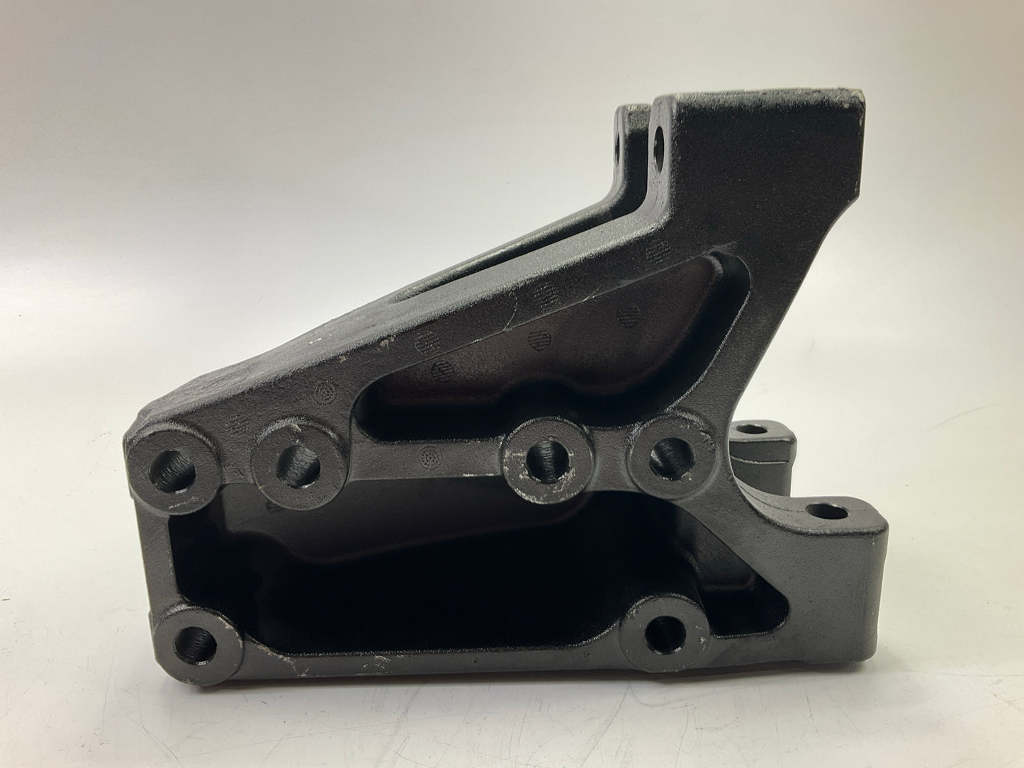 Automann MPB75161 Aluminum Left Hand Hanger For Peterbilt 379 Flex Air
