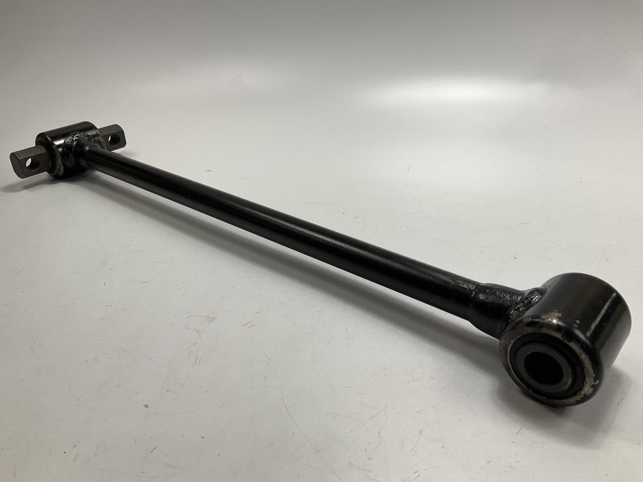Automann TMR539 Rear Torque Rod 24.625'' Replaces Peterbilt C65-6011-002