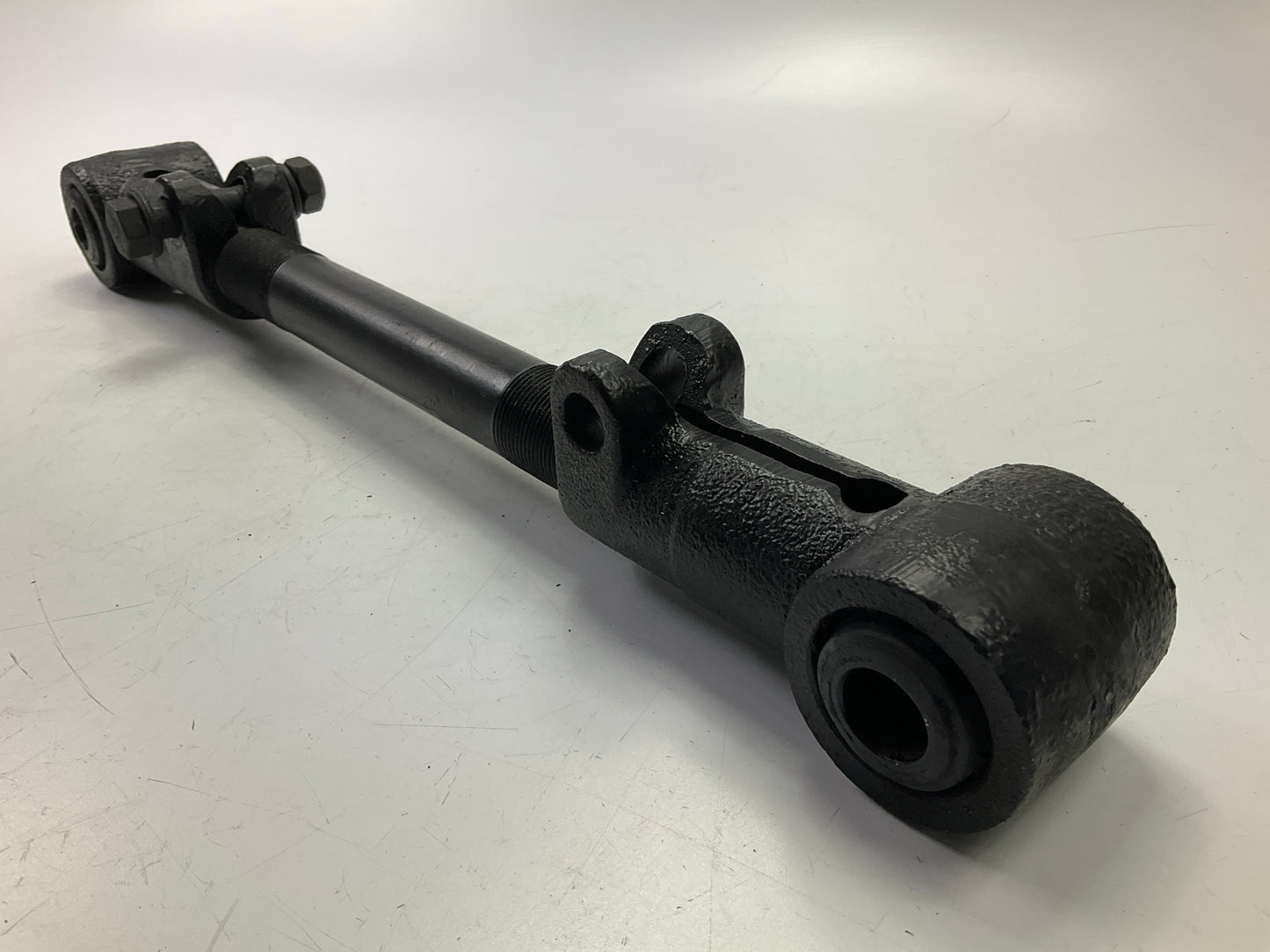 Automann TR009 18-1/4'' - 20-3/4'' Adjustable Torque Arm Spicer / Dayton / Reyco