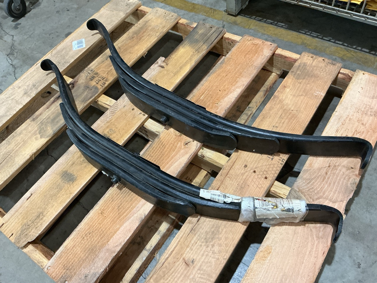 (2) Automann TRA2740 3-Leaves 5.5'' High Arch Trailer Leaf Springs