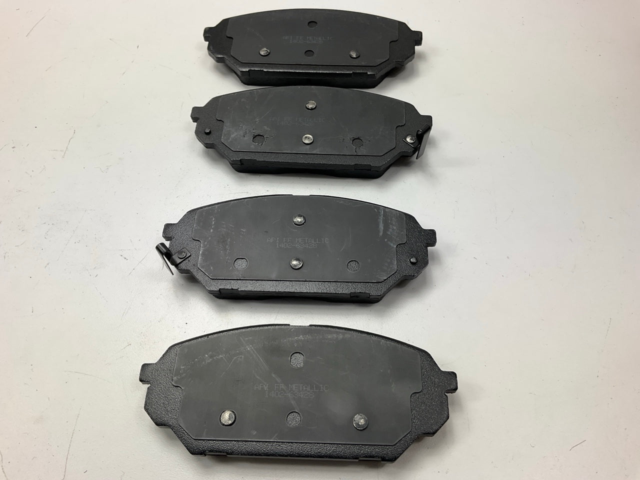 API 1402-63428 Front Ceramic Disc Brake Pads For 2007-2012 Hyundai Veracruz