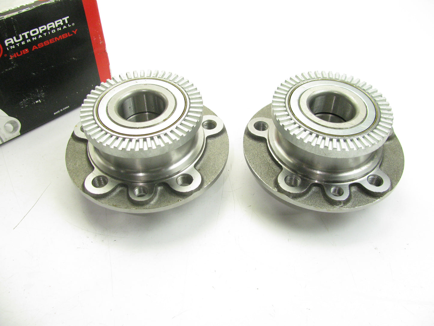 (2) Autopart International 1411-45681 Wheel Bearing And Hubs For 97-01 Catera