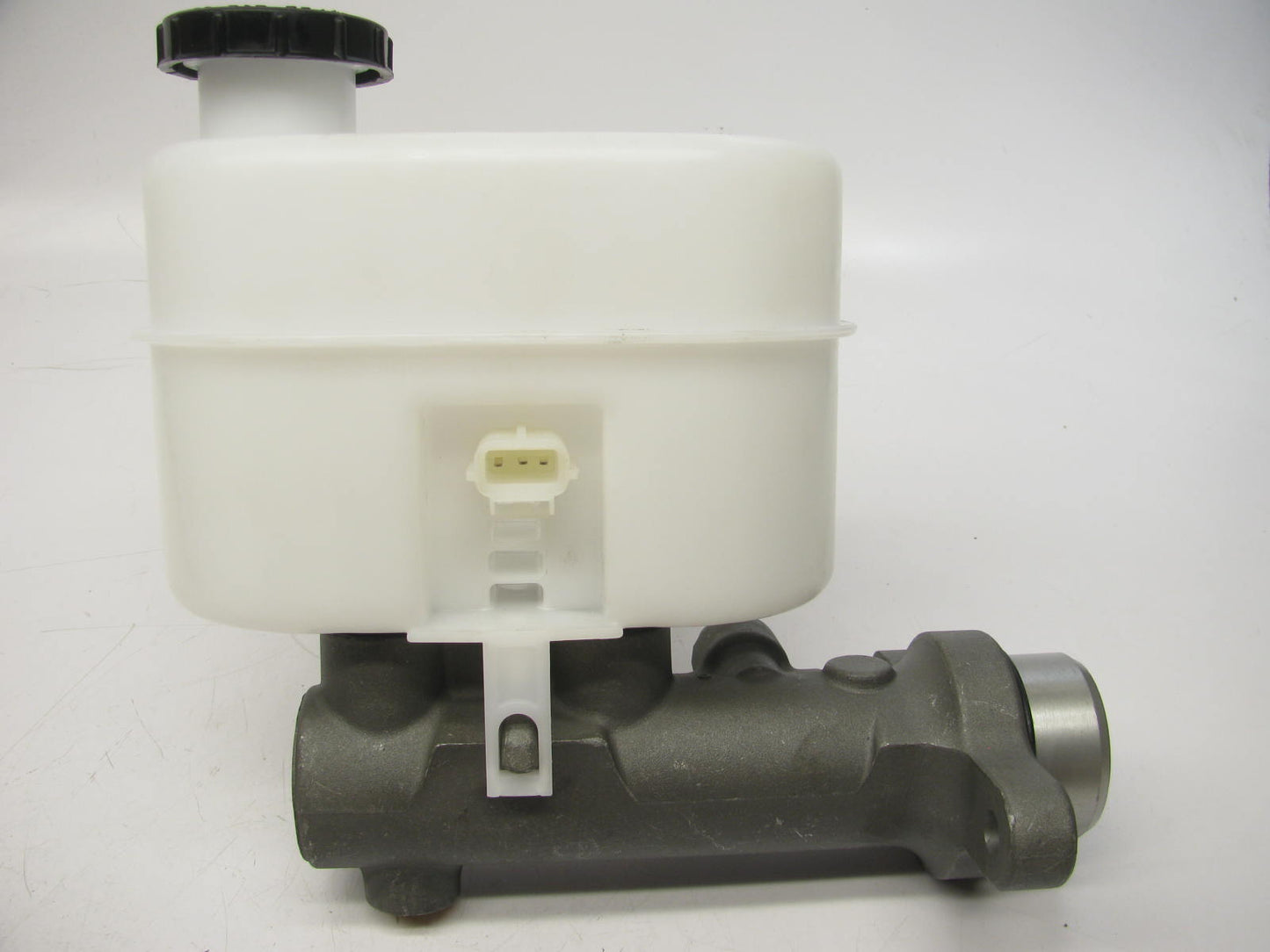 Autopart International 1475-424326 Brake Master Cylinder With Reservoir