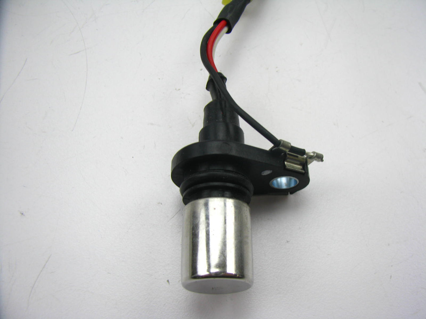 API 1802-309208 Crankshaft Position Sensor 2003-2006 Toyota Matrix, 00-05 Celica