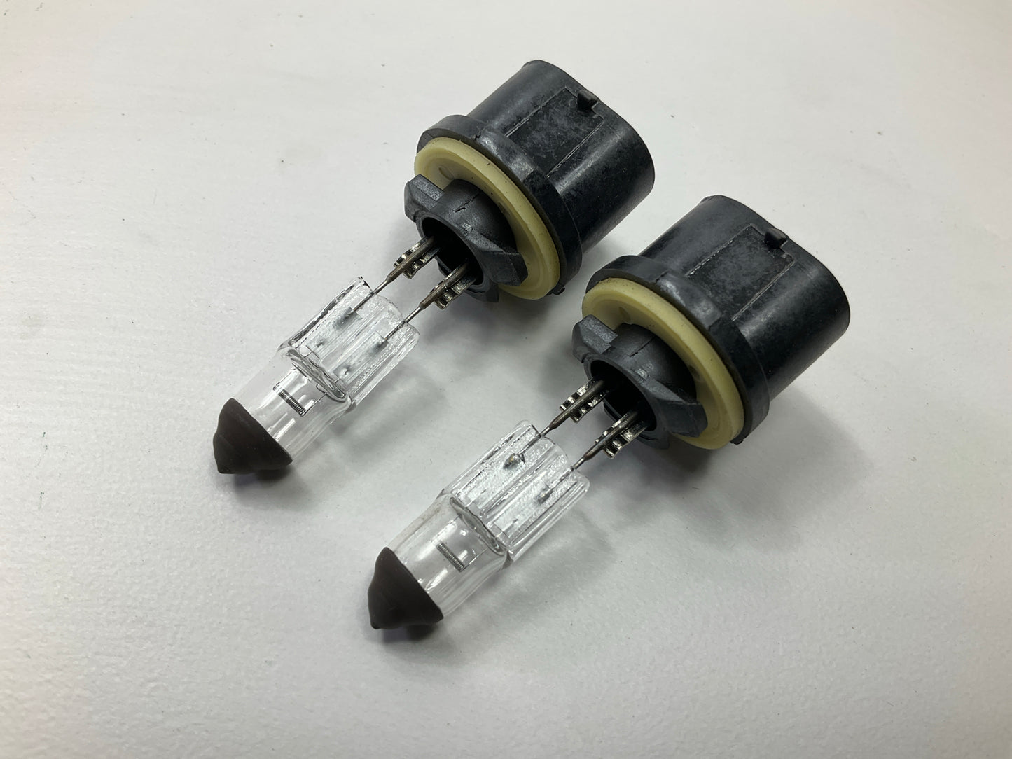 (2) API 1806-248052 Fog Light Bulbs # 899