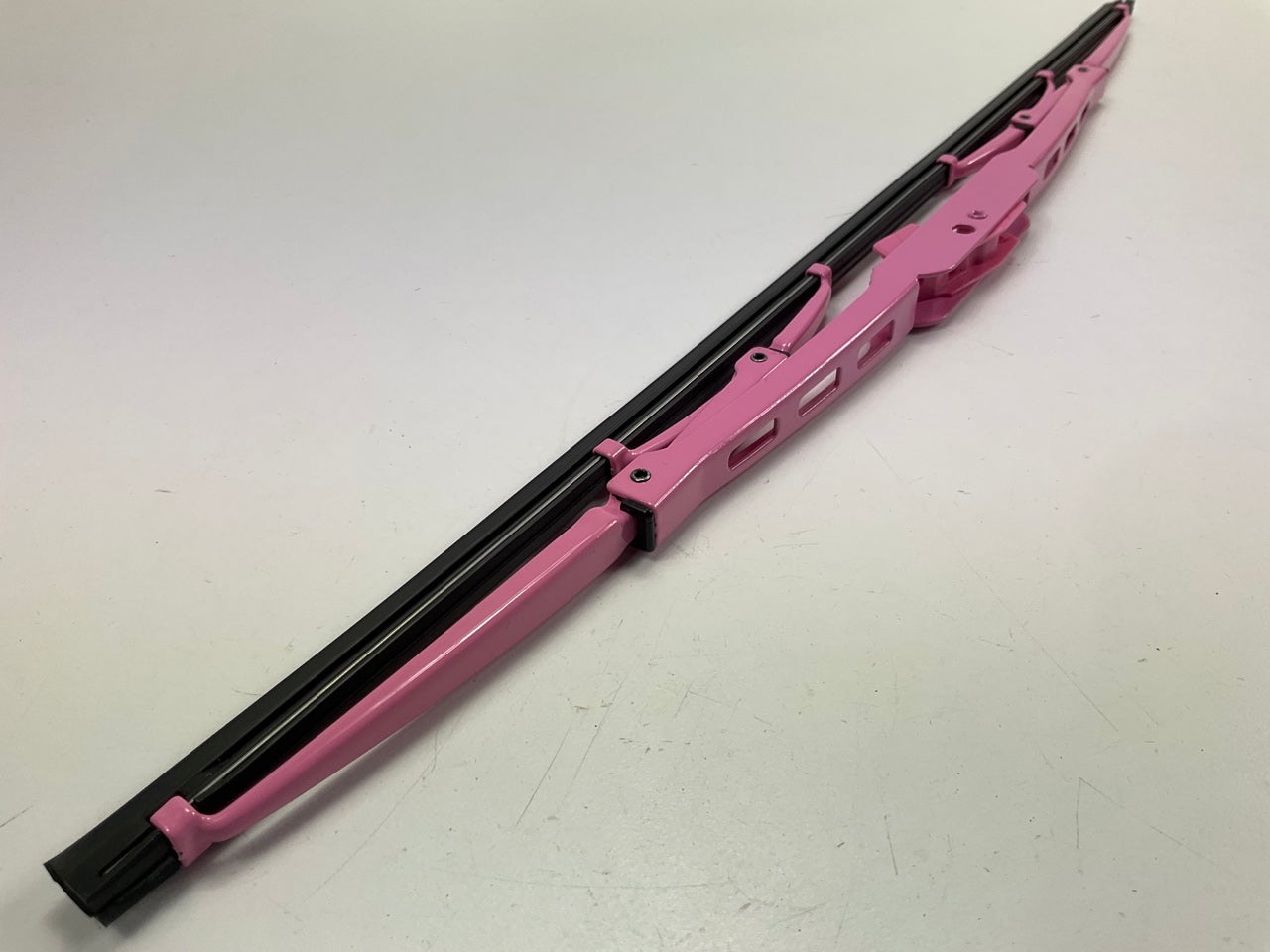 AutoTex PINK Plus AP-P18 Metal Windshield Wiper Blade With Pink Frame - 18''