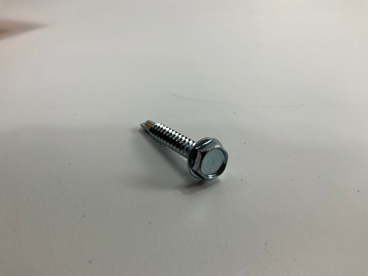 Auveco 11909 #10 X 1-1/4 Indented Hex Washer Head #3 Teks Screws Qty 50