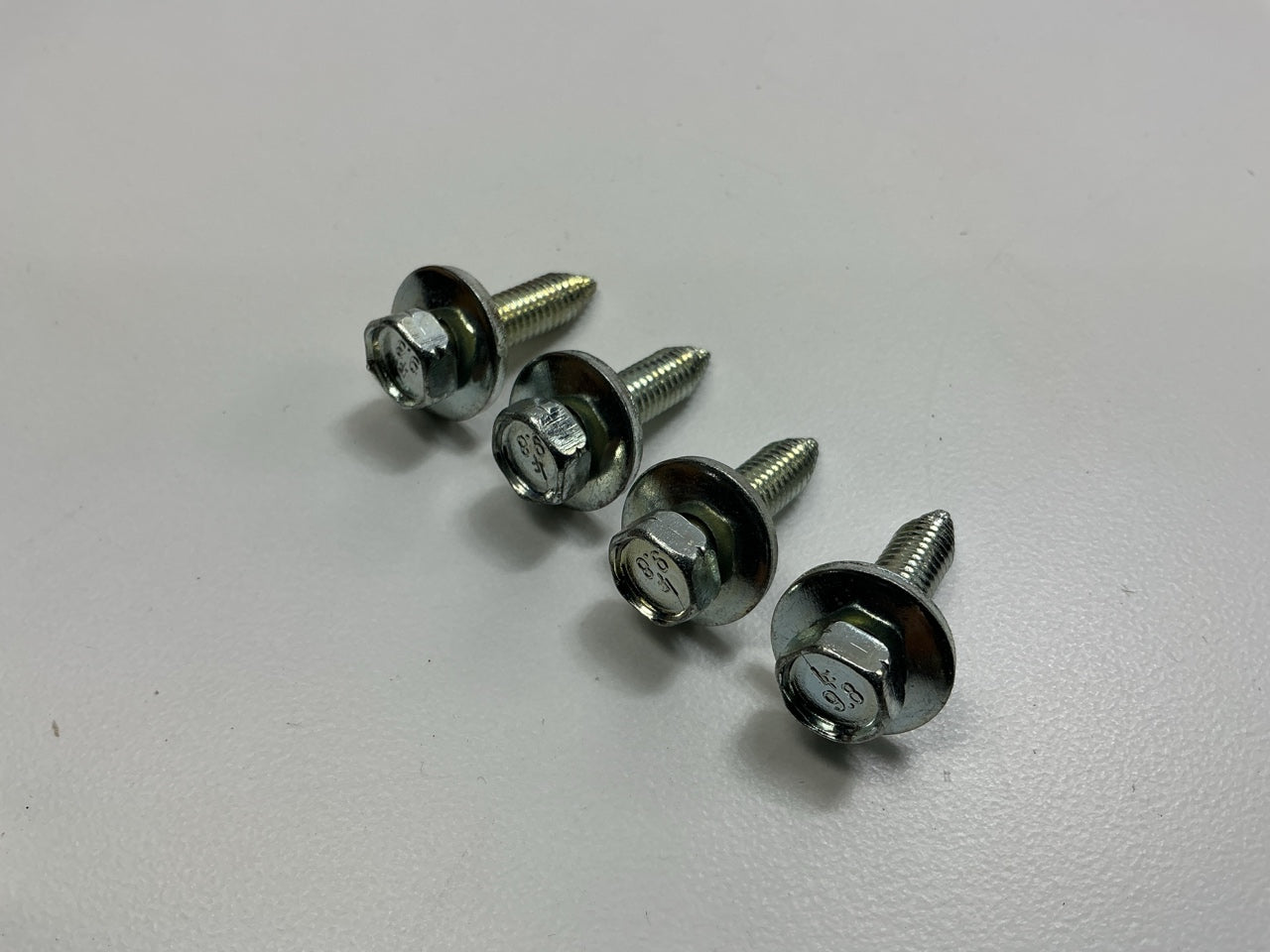 Auveco 11935 M6.3-1.0 X 25mm Metric Hex Head Sems Bolts Qty 25