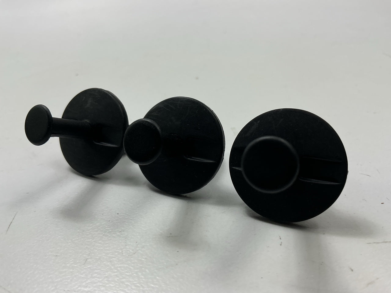 (15) Auveco 12757 Fascia Retainer Push Type Clip Bumper Pad Blind Rivet