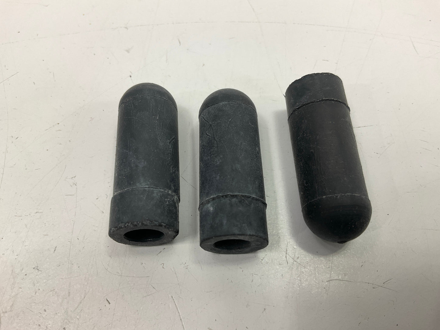 Auveco 12907 Vac Manifold Cap 5/16'' Long, Box Of 25