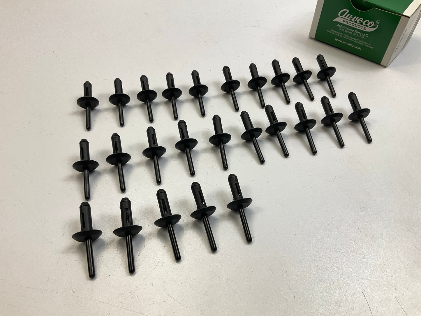 Auveco 13753 Nylon Blind Rivet Diameter 17/64'' Grip 3/32''-3/16'' Qty 25