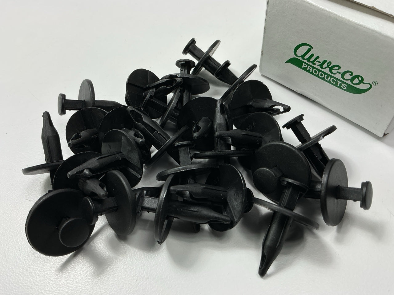 Auveco 13994 Push-Type Retainer 7/8'' Length, 1'' Head Diameter Qty 25