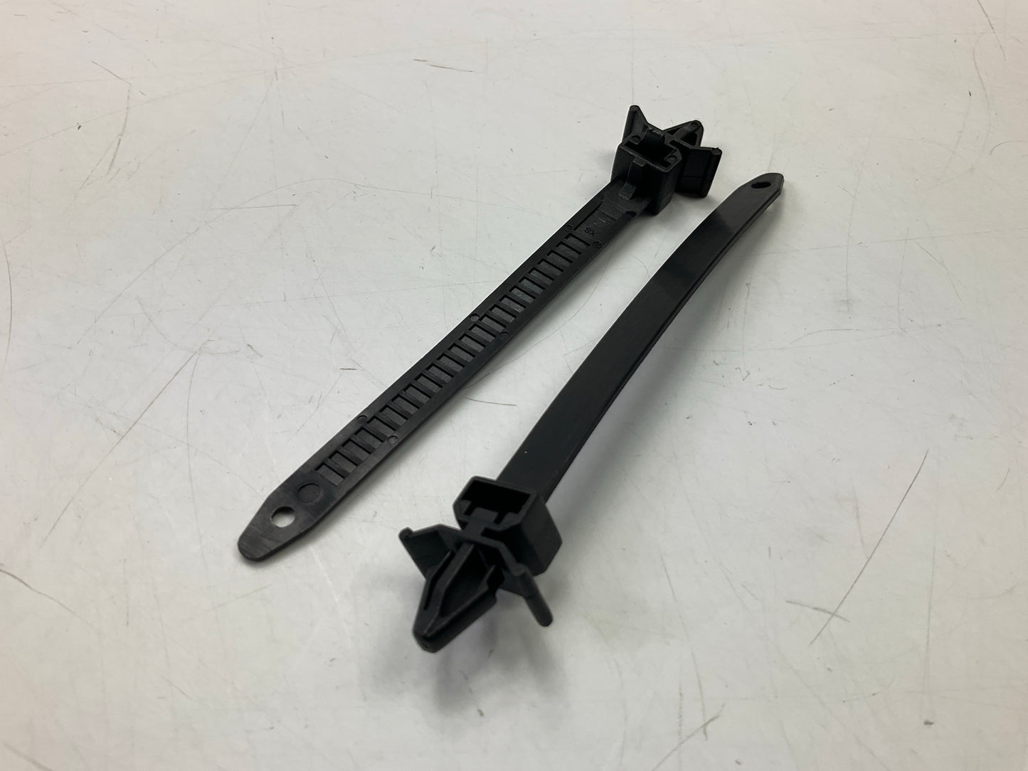 (15) Auveco 14376 Releasable Cable Strap Length: 110mm (4-3/8'')