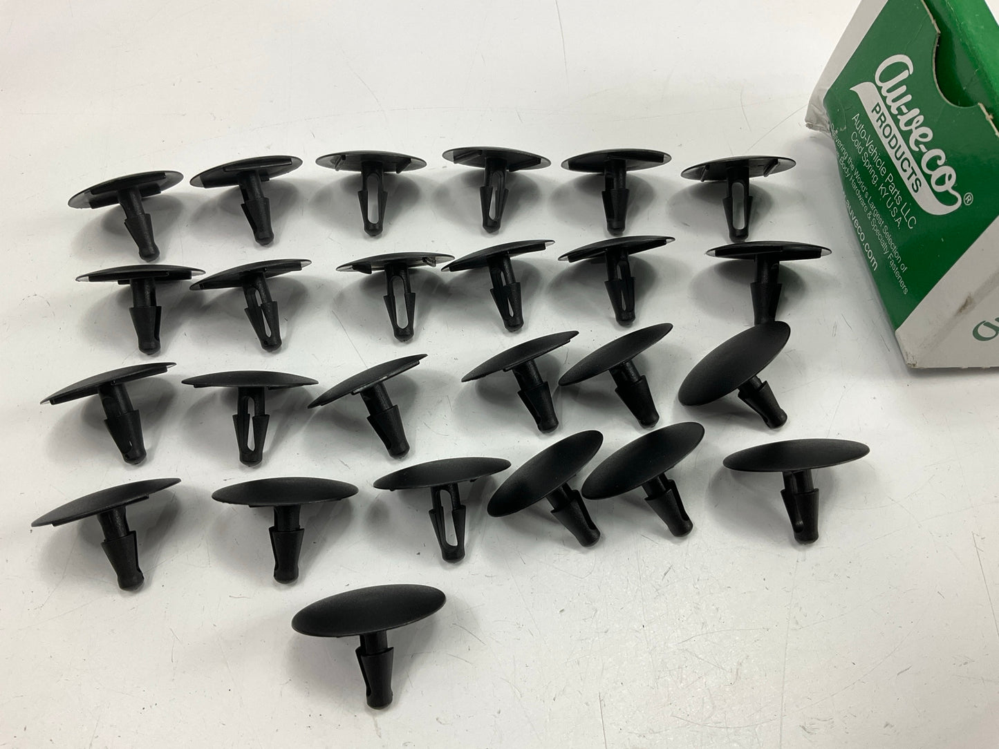 Auveco 14738 Retaining Clip, 30mm Head Dia, Stem Length 17mm, 7mm Hole Qty 25