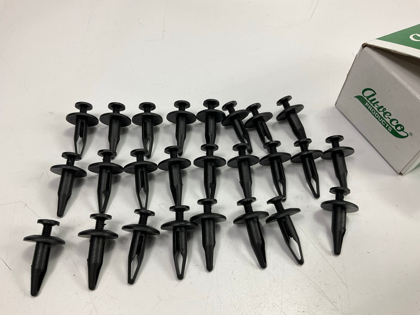 Auveco 14753 (1/4'' Hole) Radiator Shroud & Trim Retainer Clips - Pack Of 25 Pcs