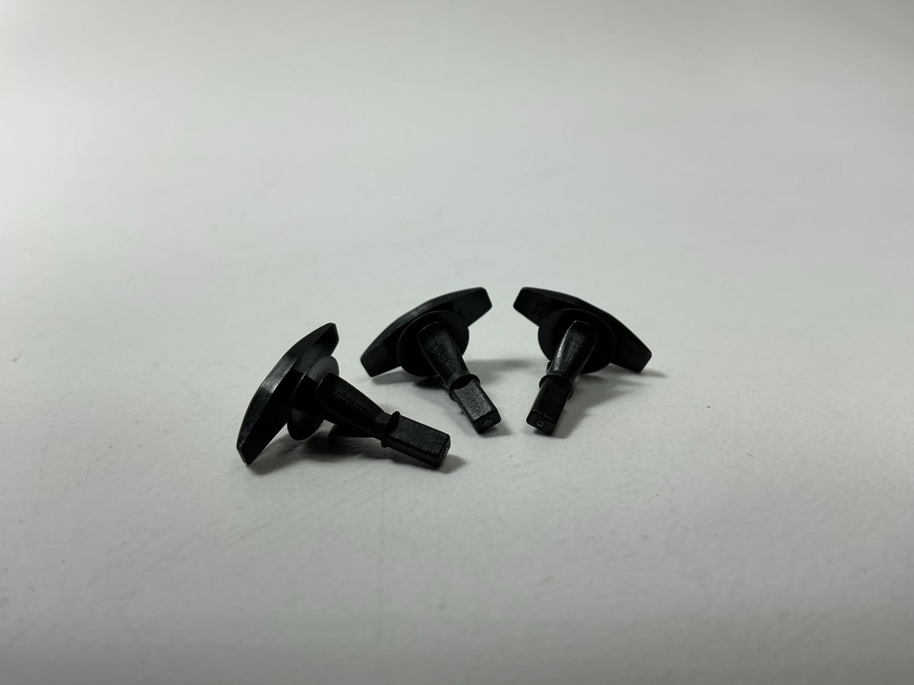 Auveco 17339 Weatherstrip Clip Retainer Plastic Fastener Clips, Ford, 50 Pcs