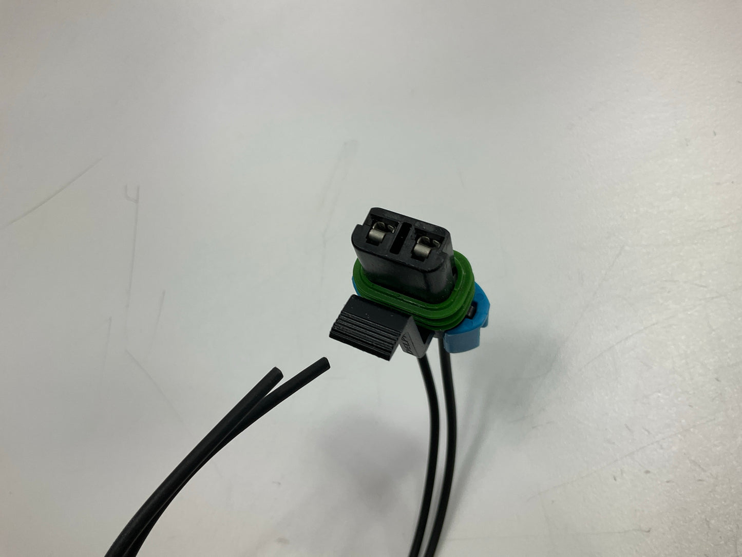 Auveco 18870 Vehicle Speed Sensor Harness Connector