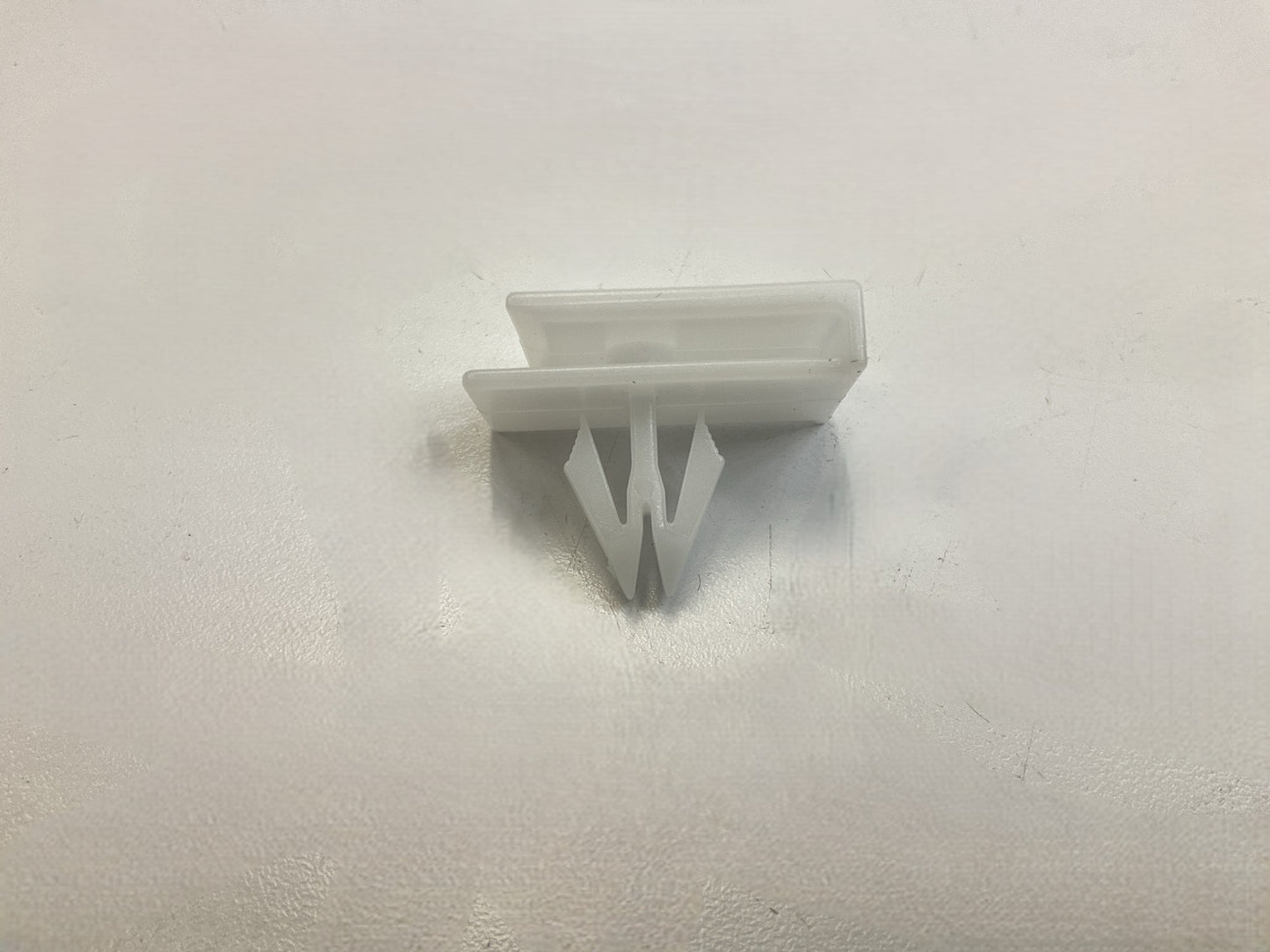 (15) Auveco 19820 Exterior Rocker Panel Molding Clip Retainer
