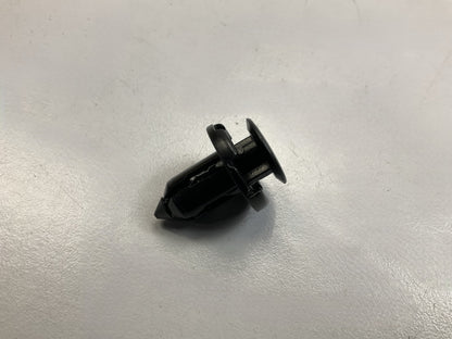 (15) Auveco 20247 Plastic Rivet Fastener Fender Retainer Push Clips