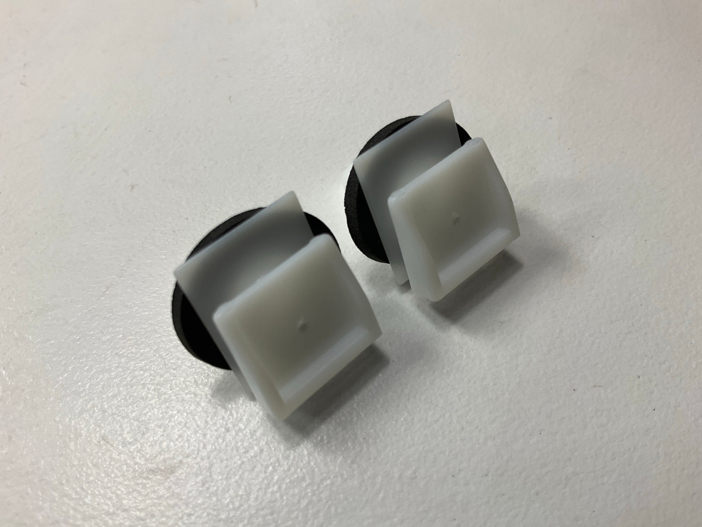 (15) Auveco 20353  Fender-Wheel Fender Flare Molding Retainer Clips