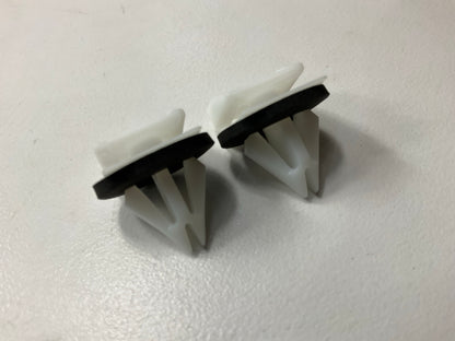 (15) Auveco 20353  Fender-Wheel Fender Flare Molding Retainer Clips