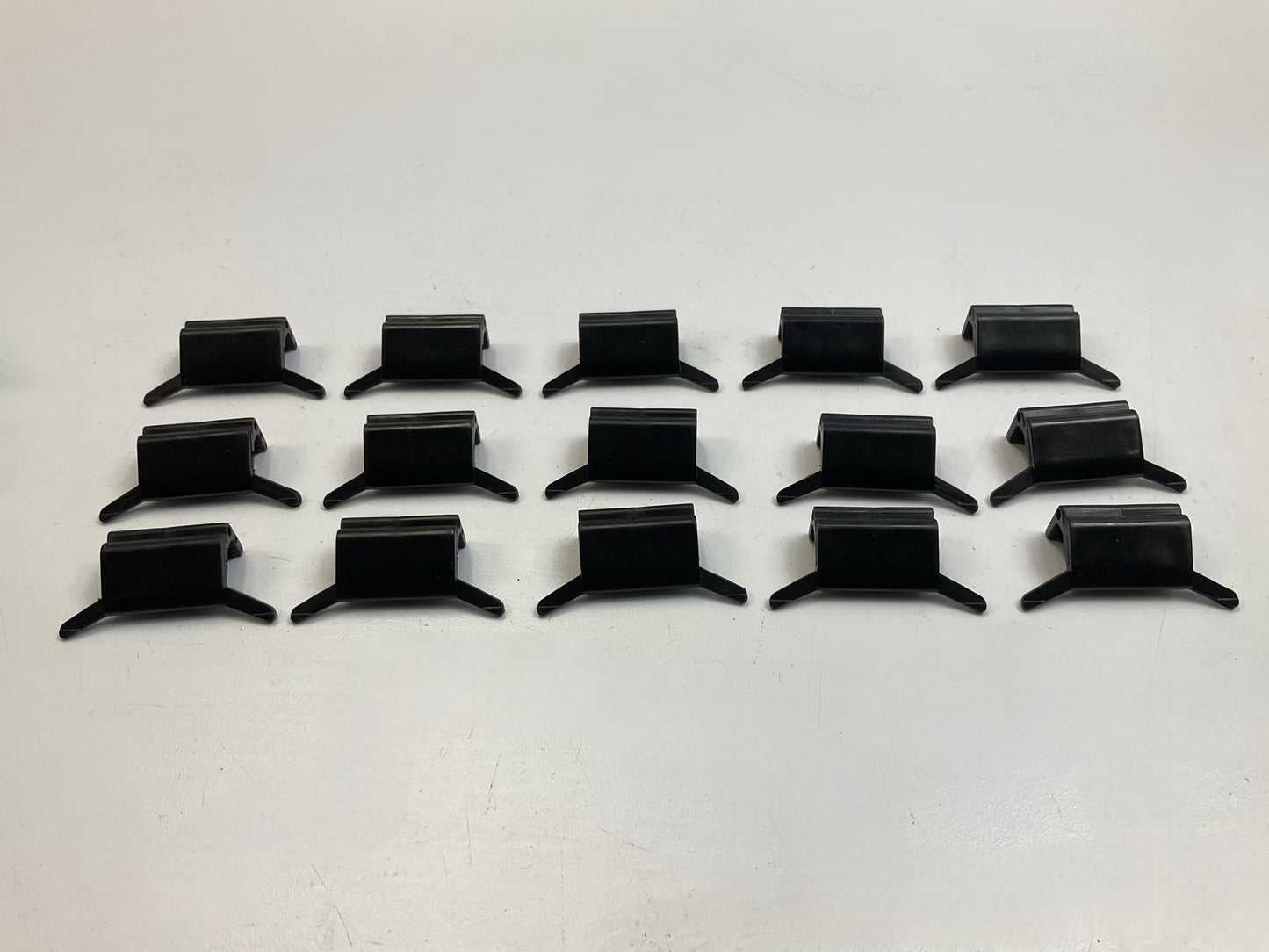(15) Auveco 20862 Roof & Garnish Moulding Clip Retainer