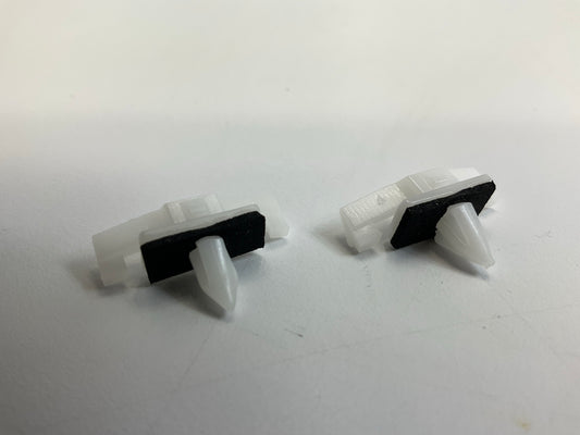 Auveco 20961 Drip Moulding Clip With Sealer For Nissan 350z, Altima, Maxima, G35