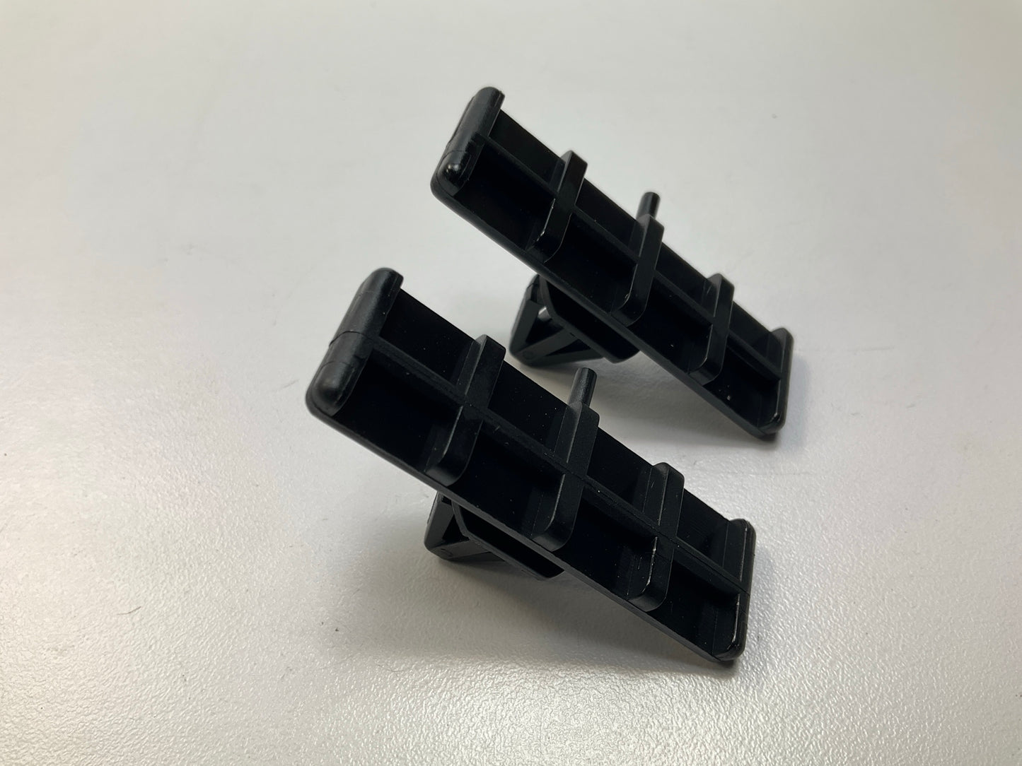 (15) Auveco 20965 Rocker Panel And Ground Effects Ground Effects Moulding Clip