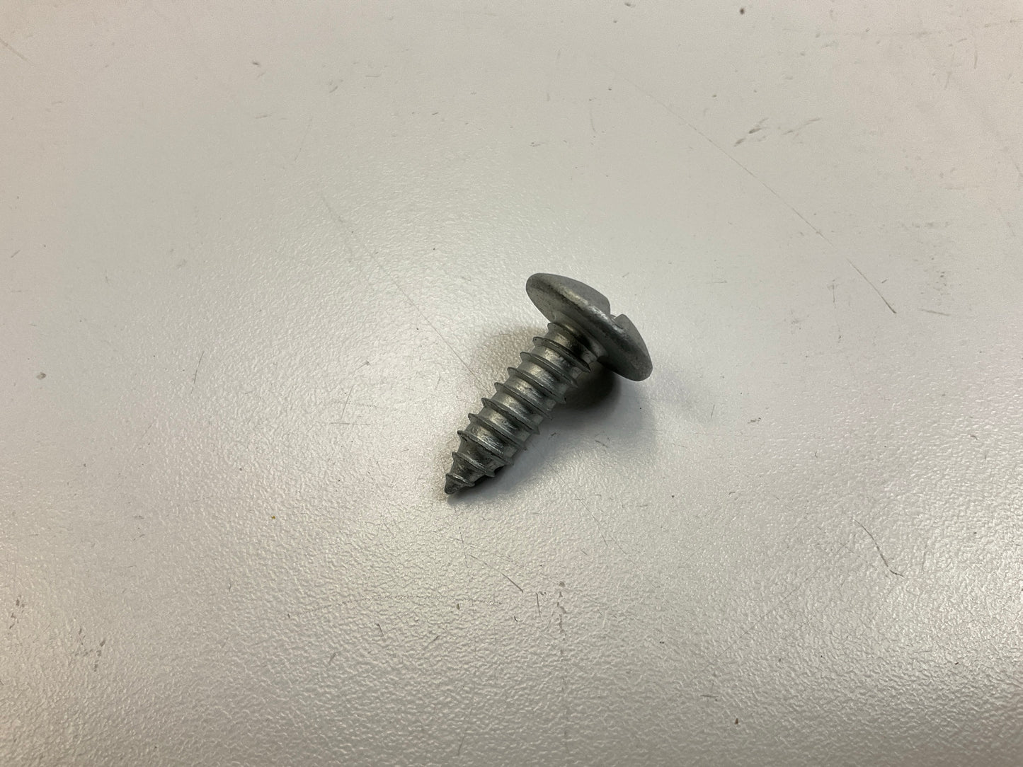 Auveco 21081 Duo-Drive Truss Head License Plate Screw 14mm Head 20mm Long Qty 50