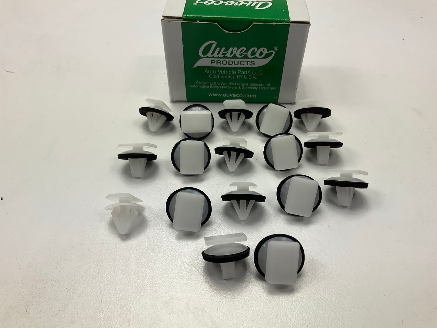 (17) Auveco 21316 Wheel,Side & Bumper Moulding Clip